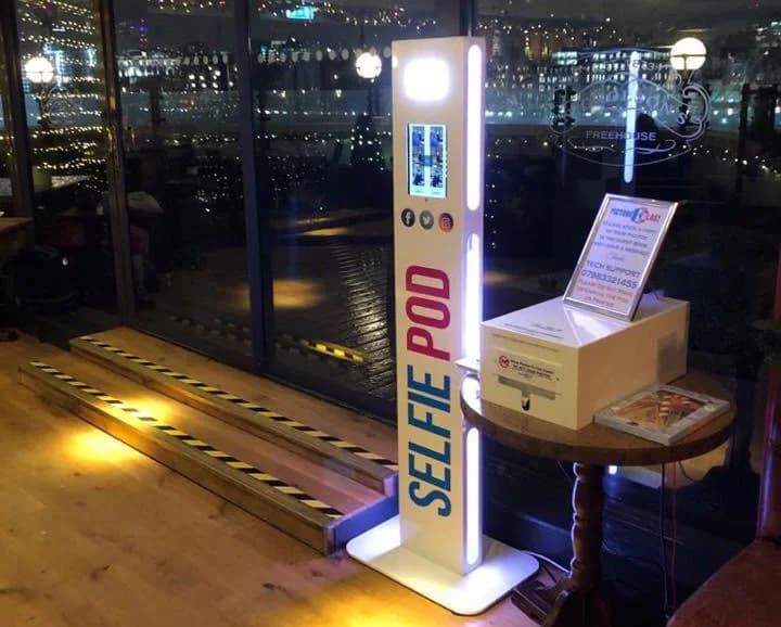 SELFIE PODS