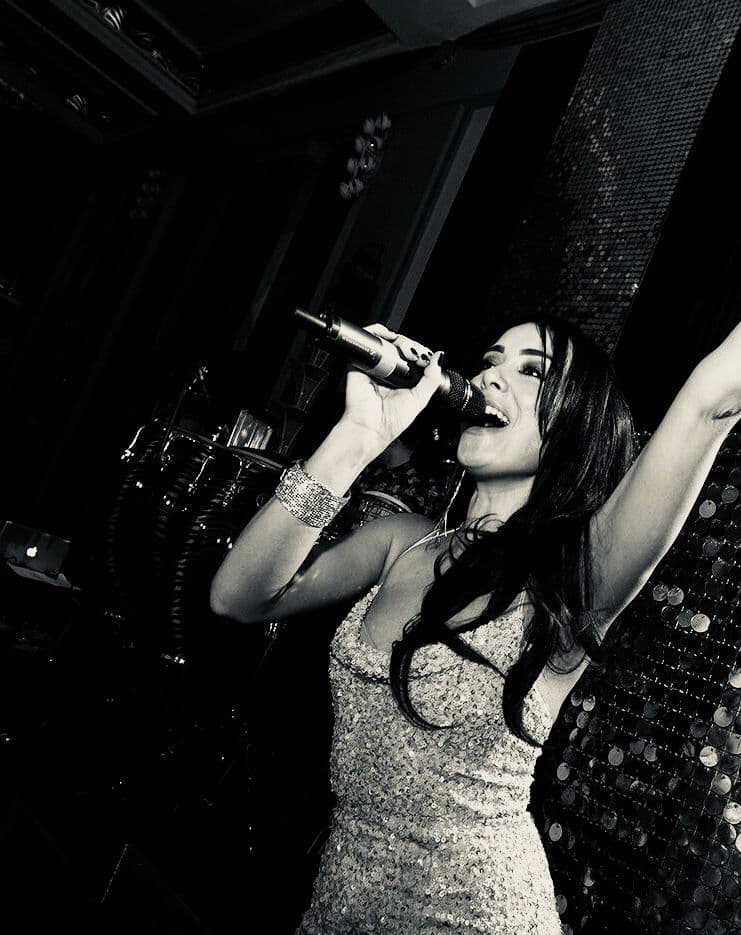 Daisy — live singer